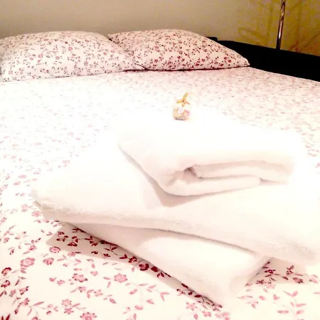 With 4 Bedrooms In With Wonderful City View And Wifi *